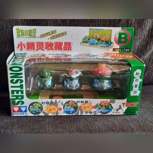 1998 TOMY Pocket Monster Bulbasaur Evolution Set Unpunched Sealed